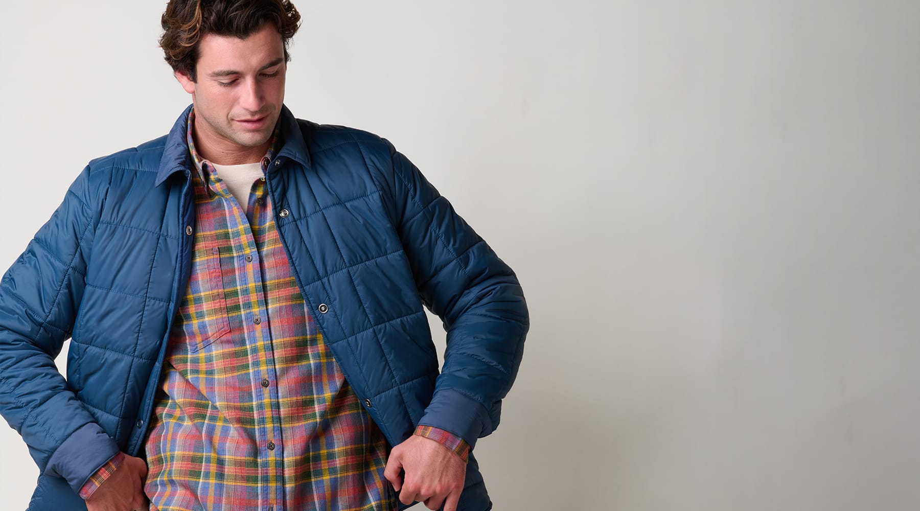 F25_Layering_Mens_2_FW-Panel-flip-pocket.jpg