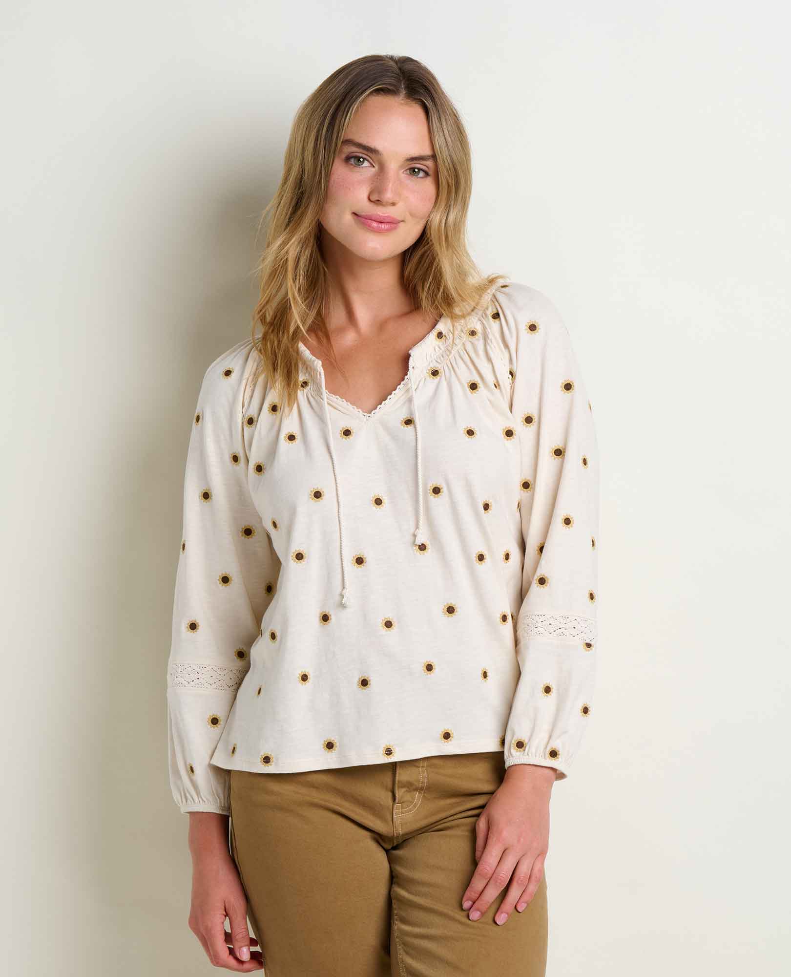msg:Savanna is 5'9 ½" and is wearing a size small.