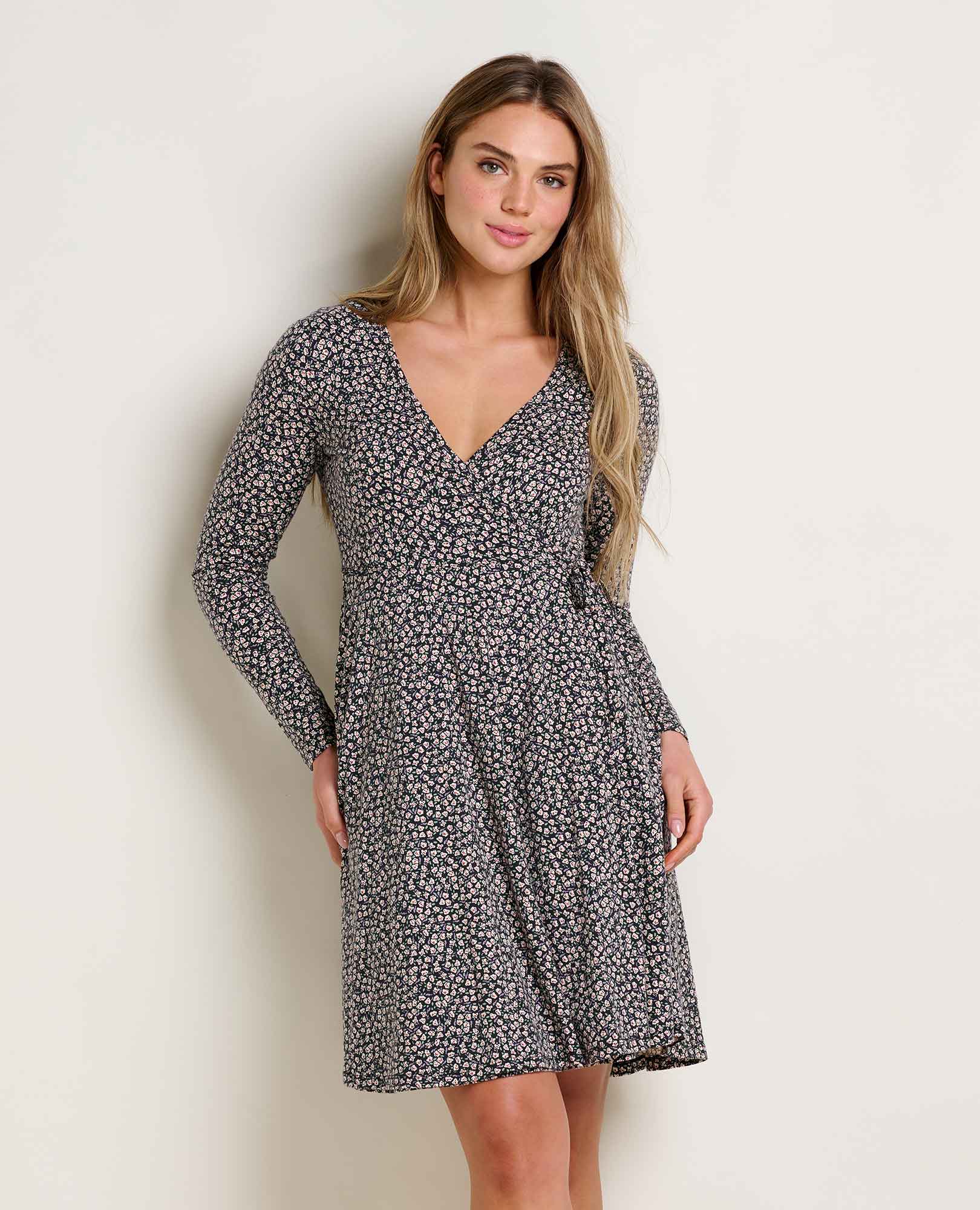 msg:Savanna is 5'9½" and is wearing a size small.