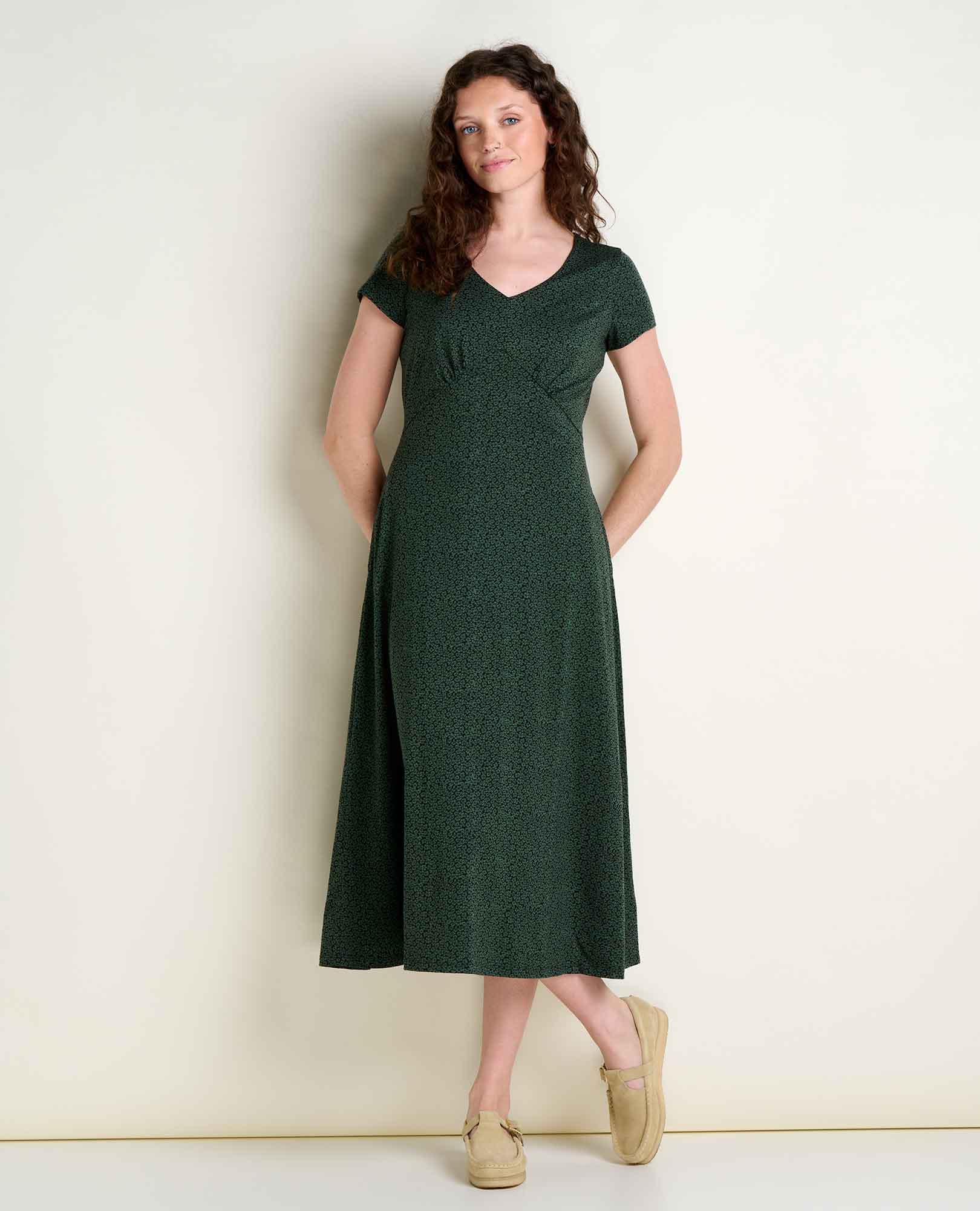 msg:Chloe is 5'10" and is wearing a size small.