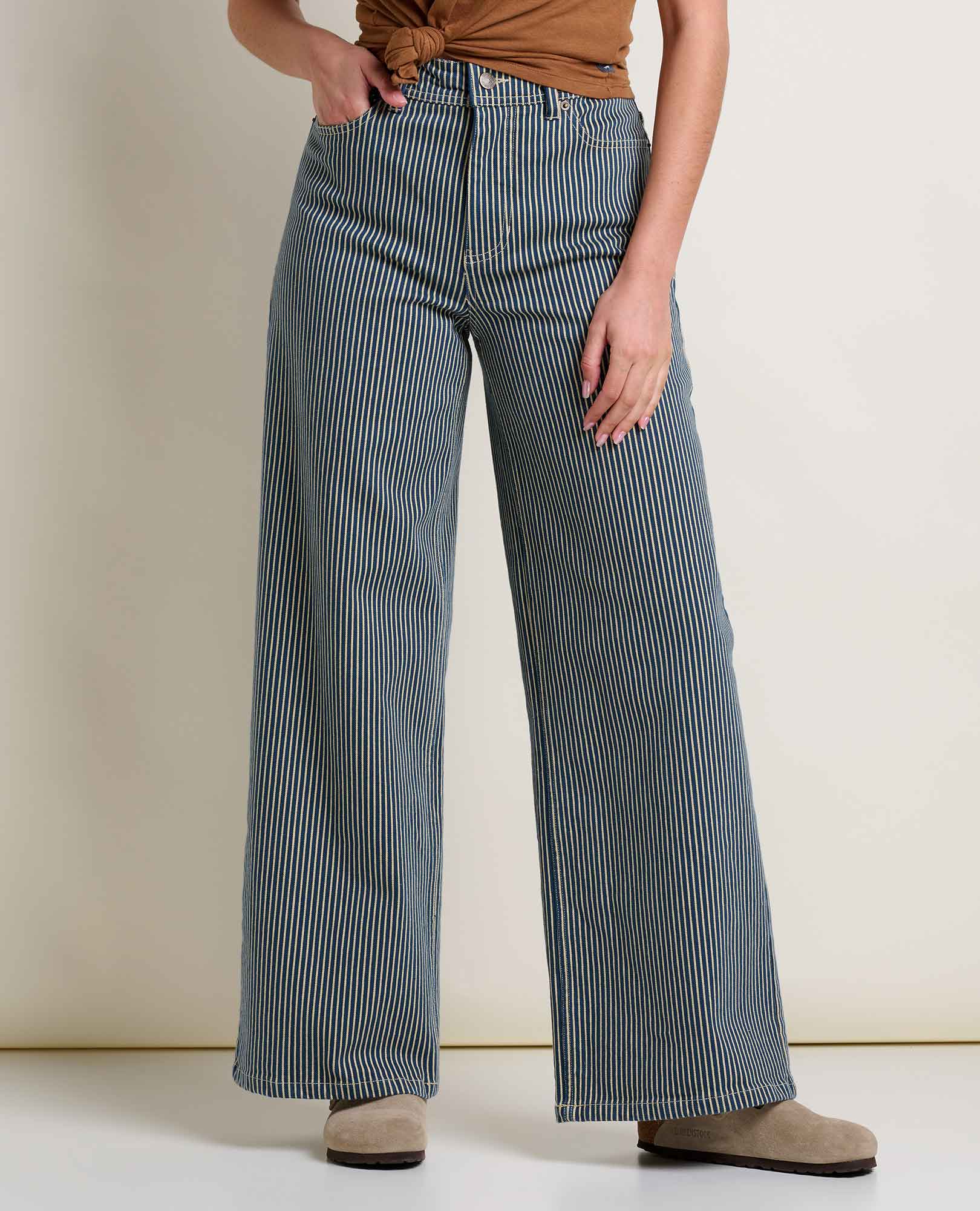 msg:Moe is 5'8" and is wearing a size 6.