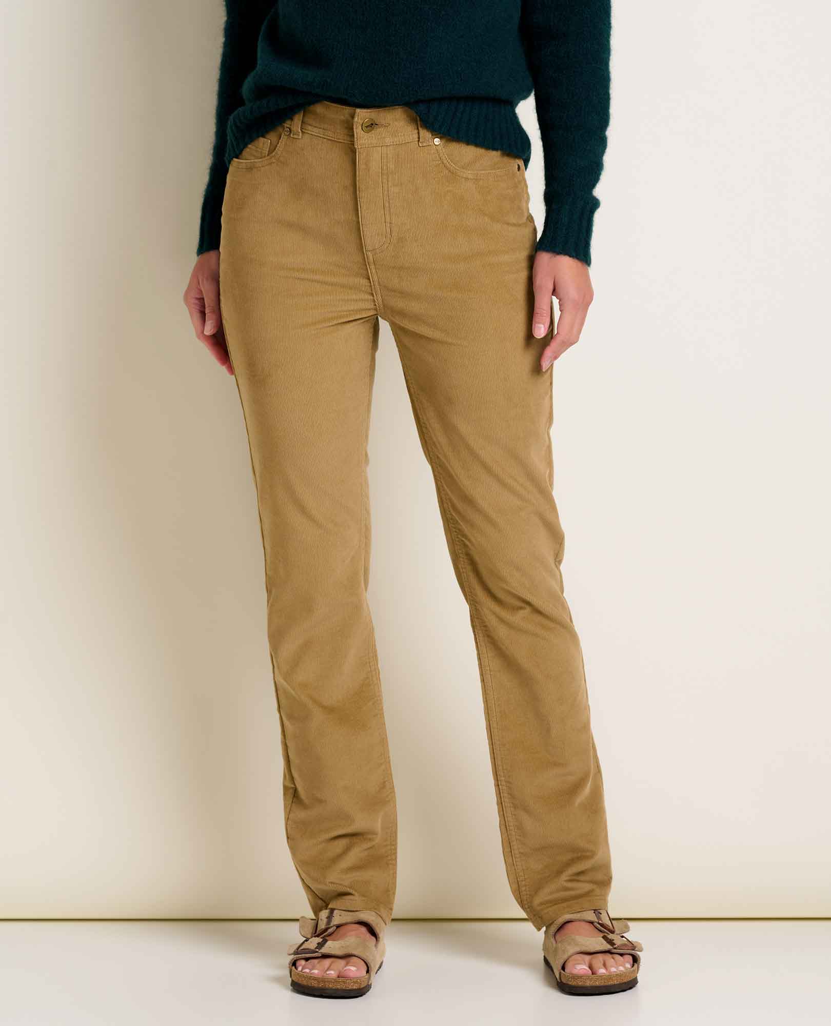 msg:Logan is 5'9 ½" and is wearing a size 6.