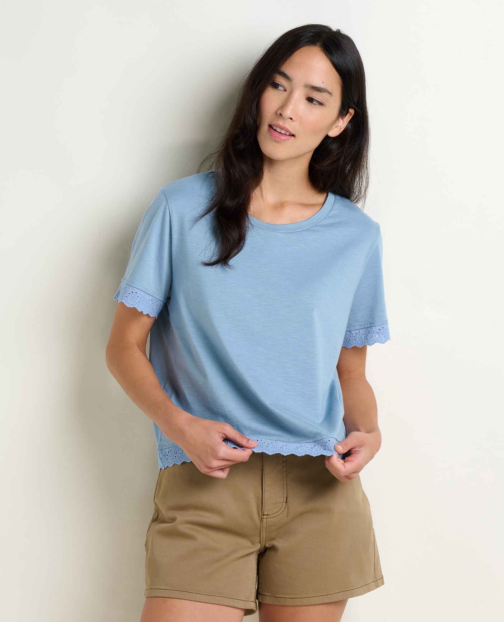 msg:Collette is 5'9 ½" and is wearing a size small.