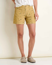 msg:Logan is 5'9 ½" and is wearing a size 6.