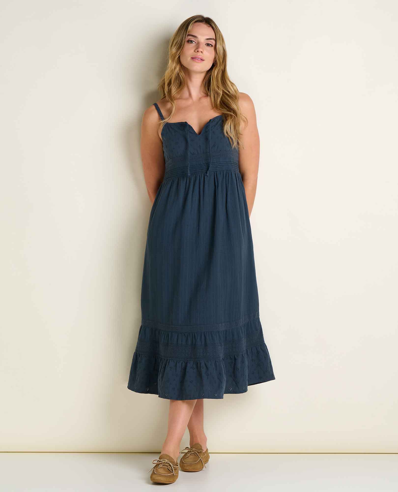 msg:Savanna is 5'9 ½" and is wearing a size small.