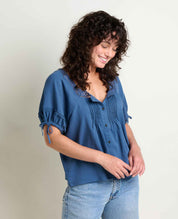 msg:Rayana is 5'9" and is wearing a size small.
