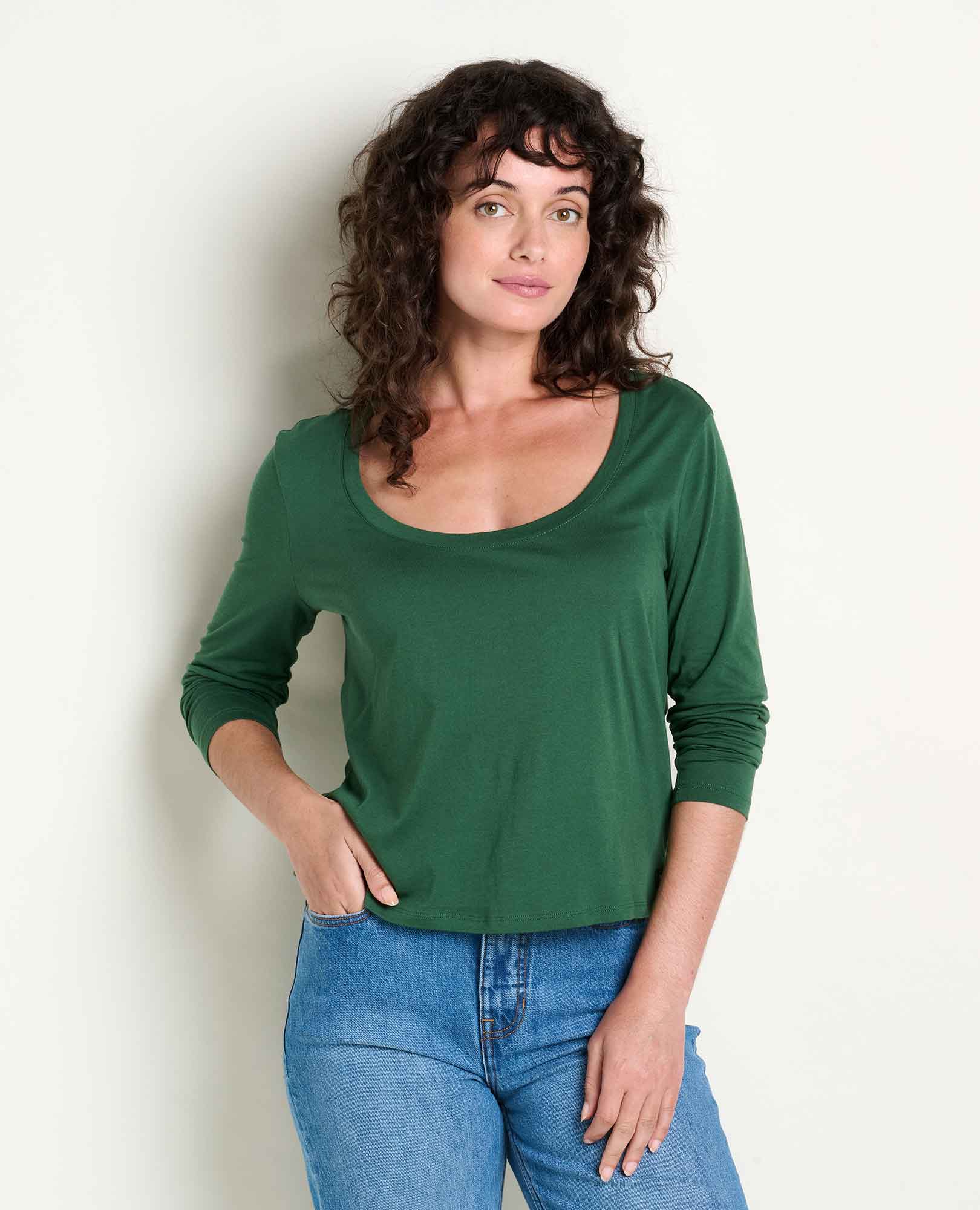 msg:Rayana is 5'9" and is wearing a size small.
