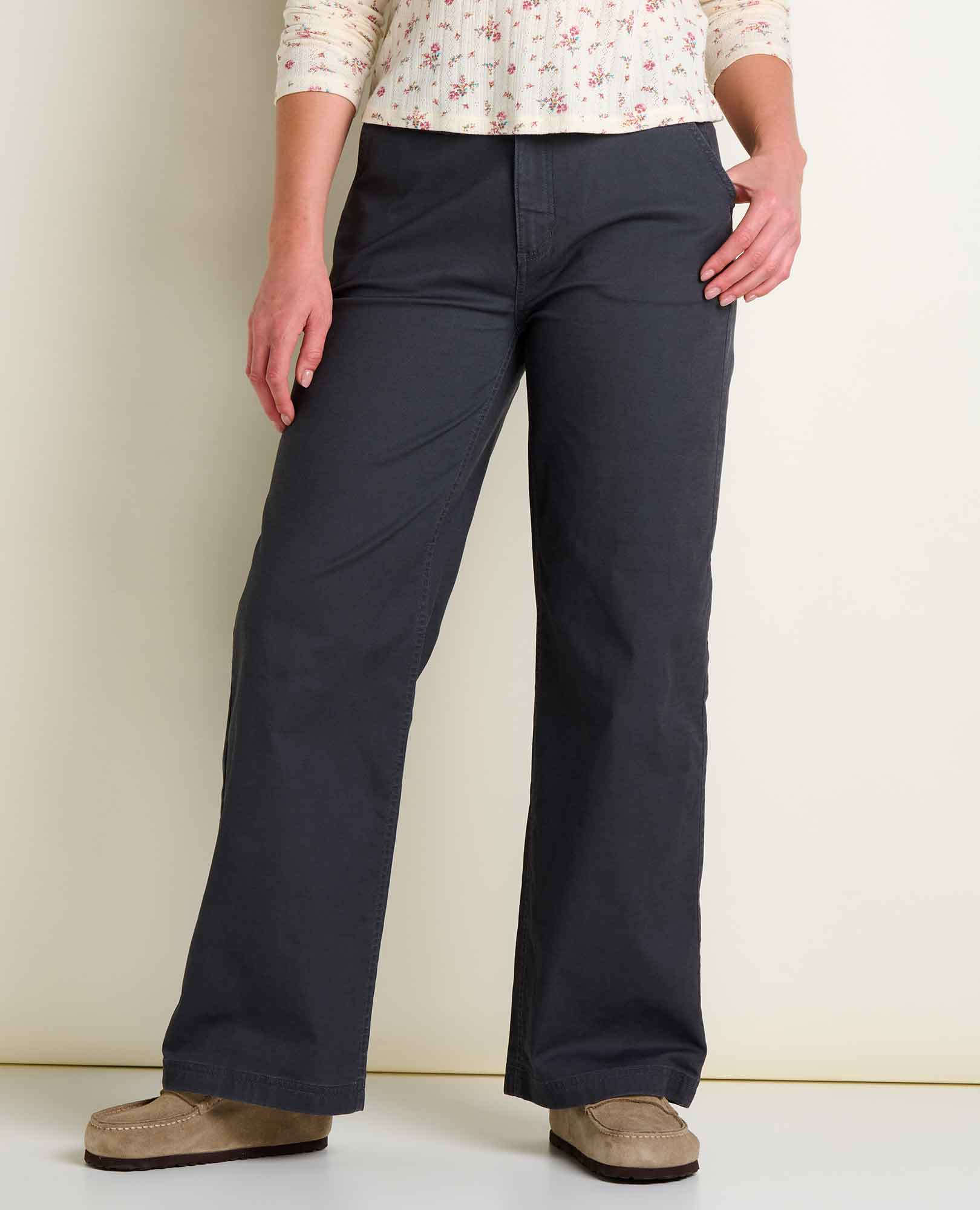 msg:Savanna is 5'9 ½" and is wearing a size 6.