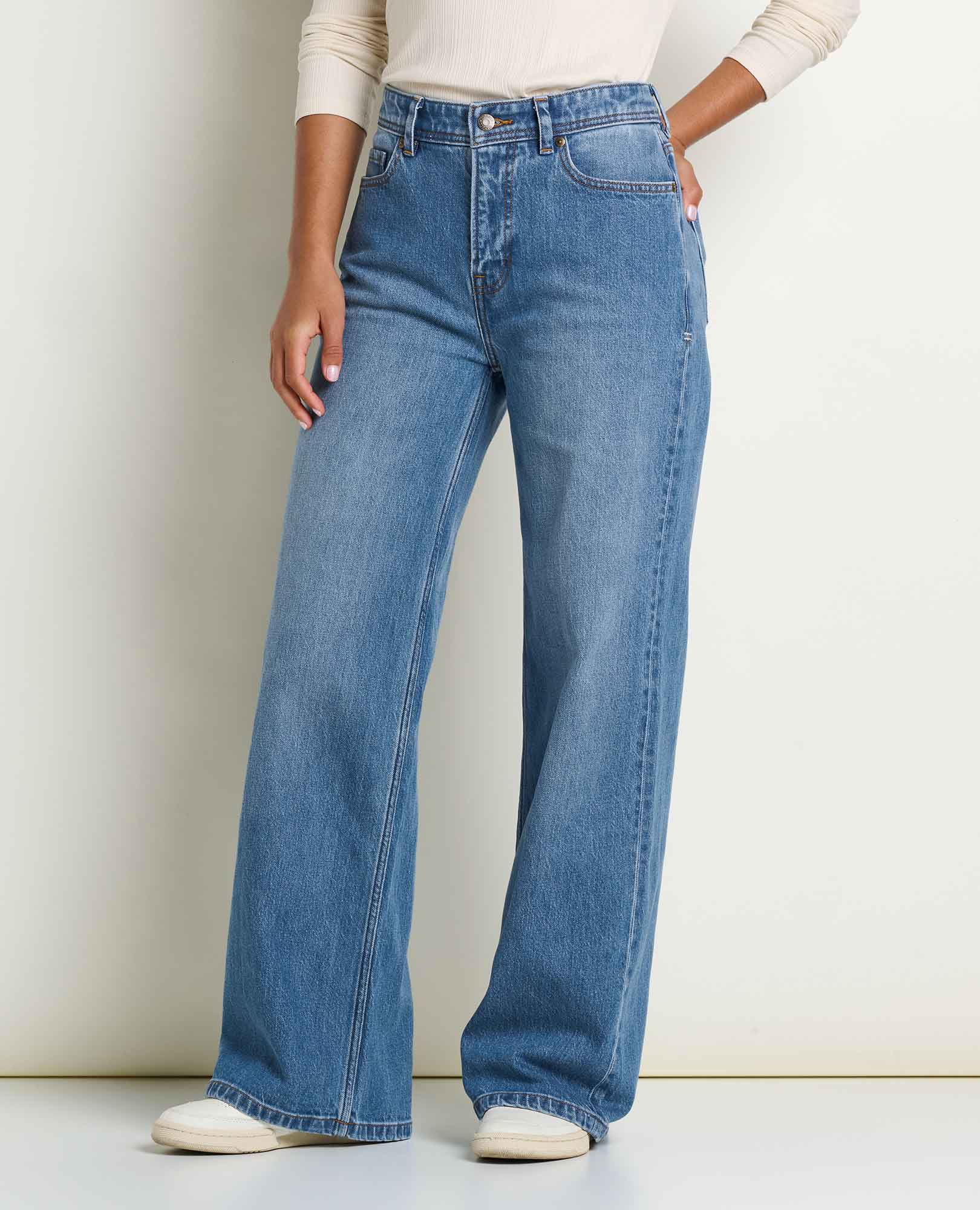 msg:Angelina is 5'8" and is wearing a size 6.