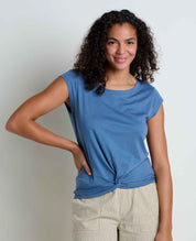 msg:Kayla is 5'9" and is wearing a size Small.