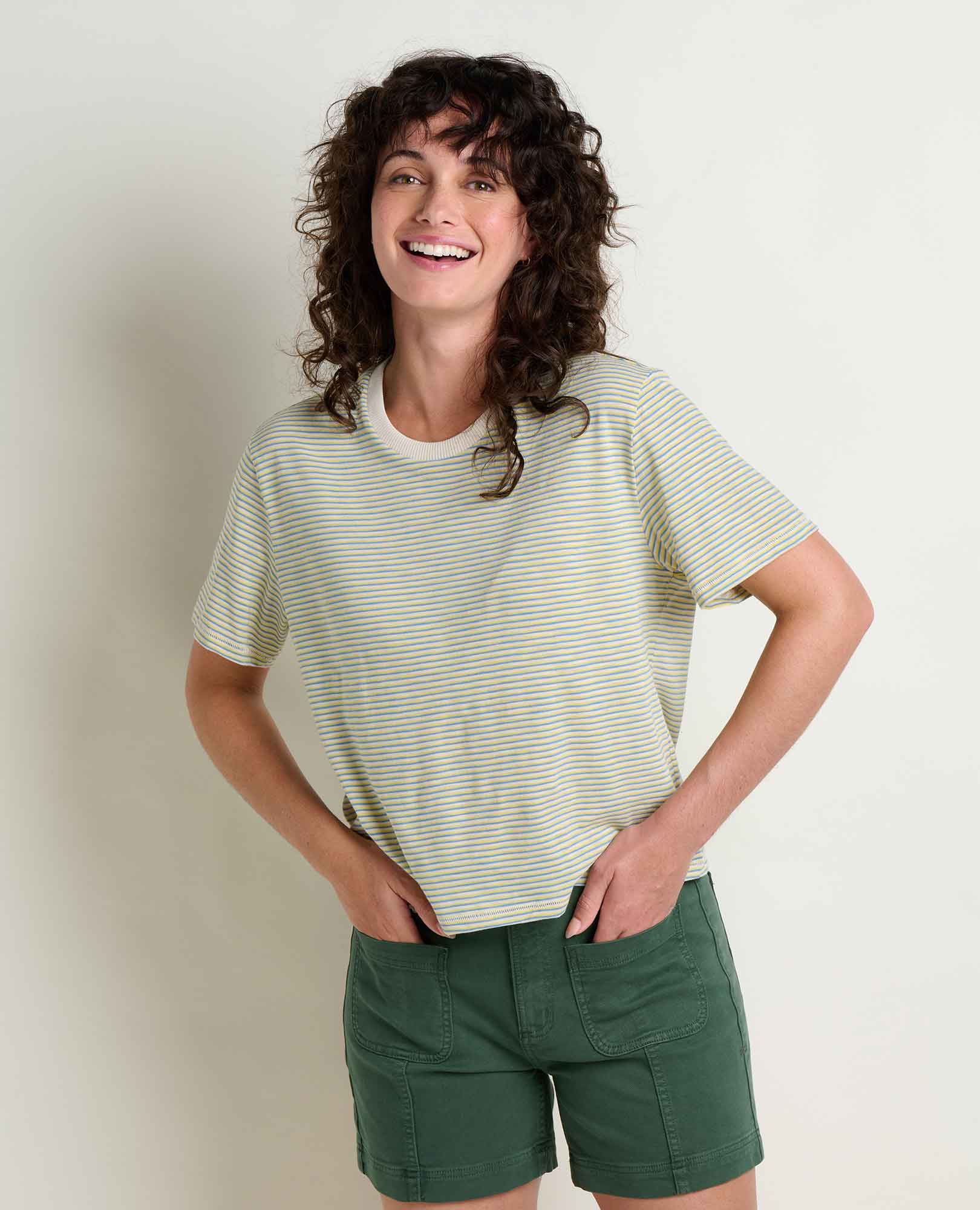 msg:Rayana is 5'9" and is wearing a size small.