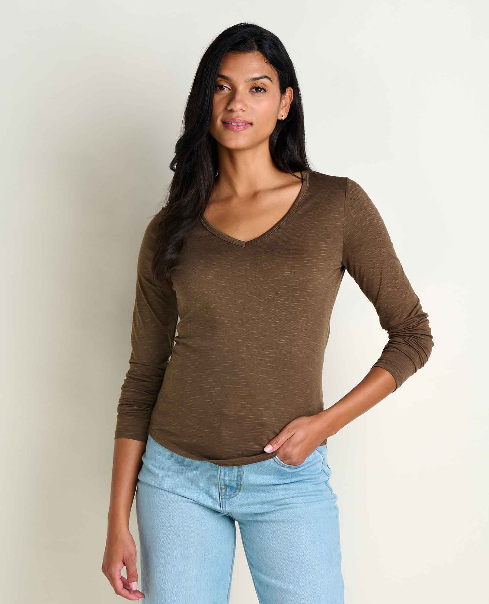 2" and is wearing a size small.