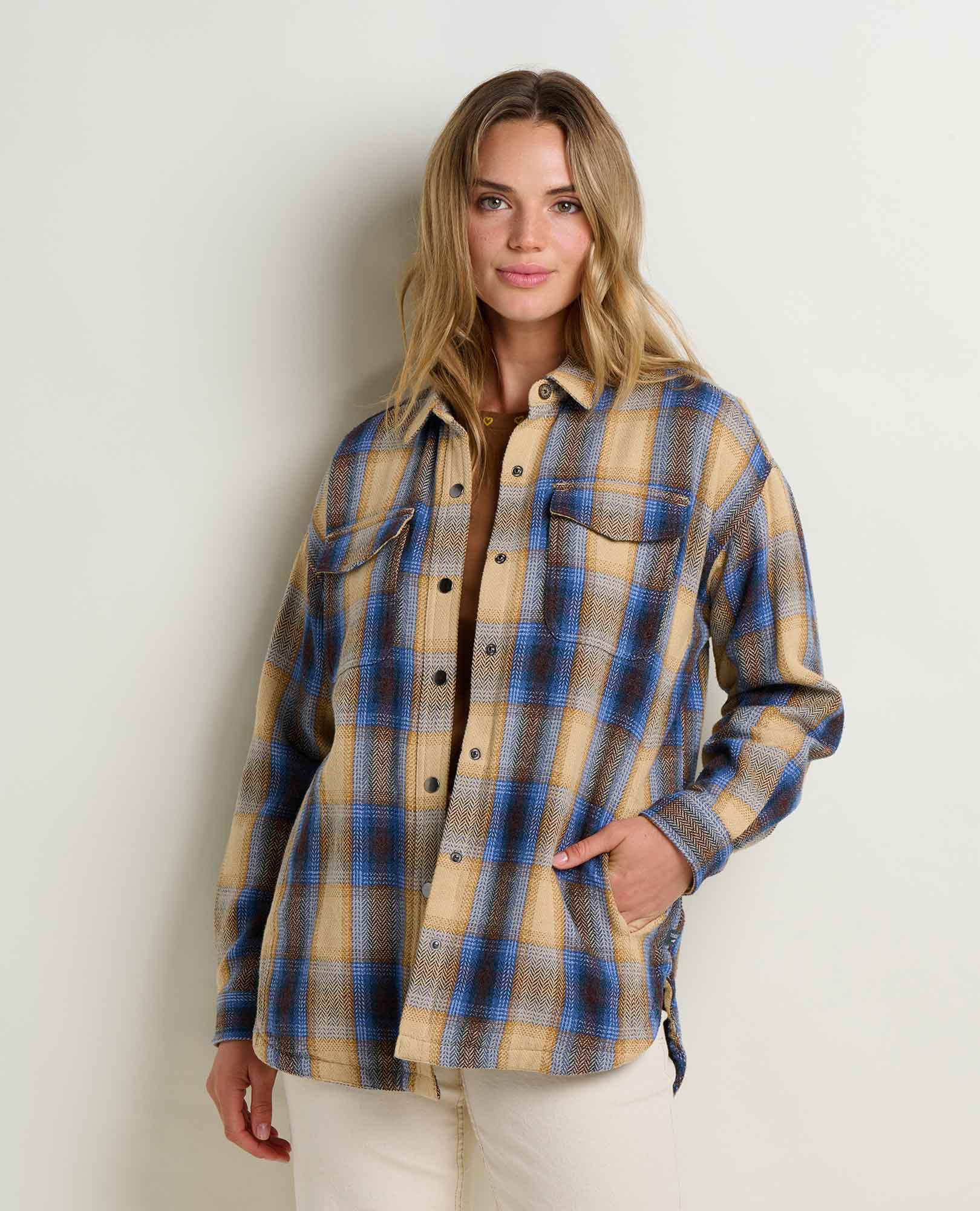 msg:Savanna is 5'9 ½" and is wearing a size small.