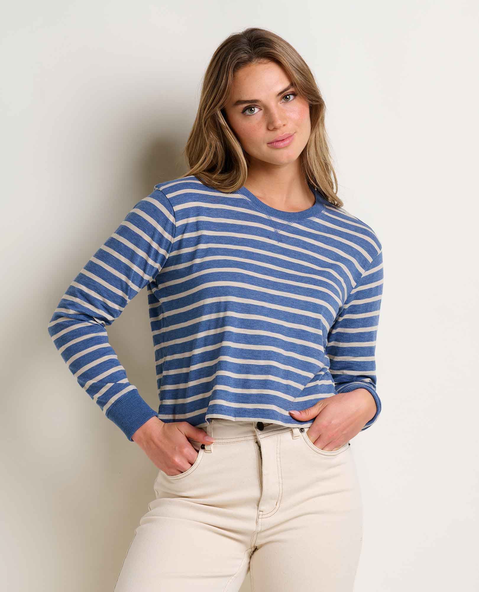 msg:Savanna is 5'9½" and is wearing a size small.