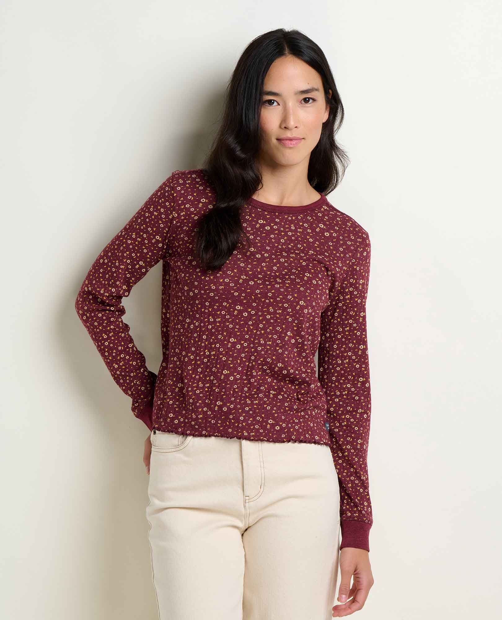 msg:Collette is 5'9 ½" and is wearing a size small.