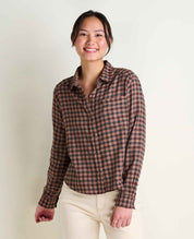 msg:China is 5'8 1/2" and is wearing a size small.