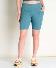msg: Genevieve is 5'6" and is wearing a size Small