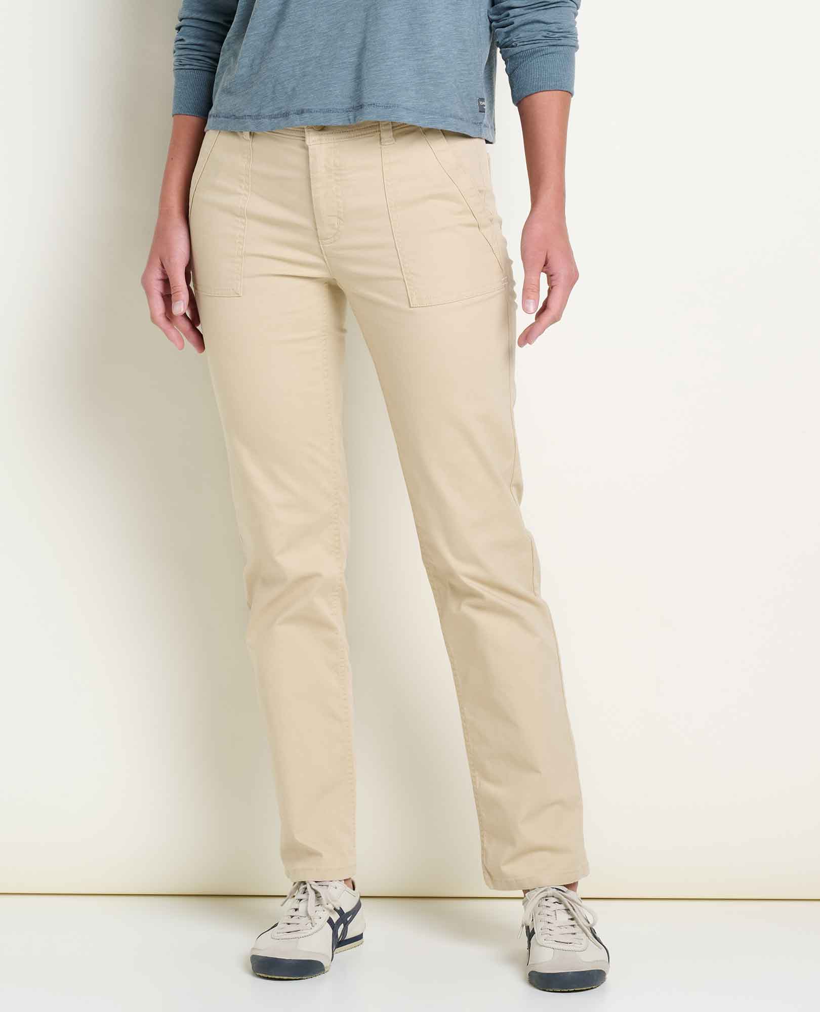 msg:Logan is 5'9 ½" and is wearing a size 6.