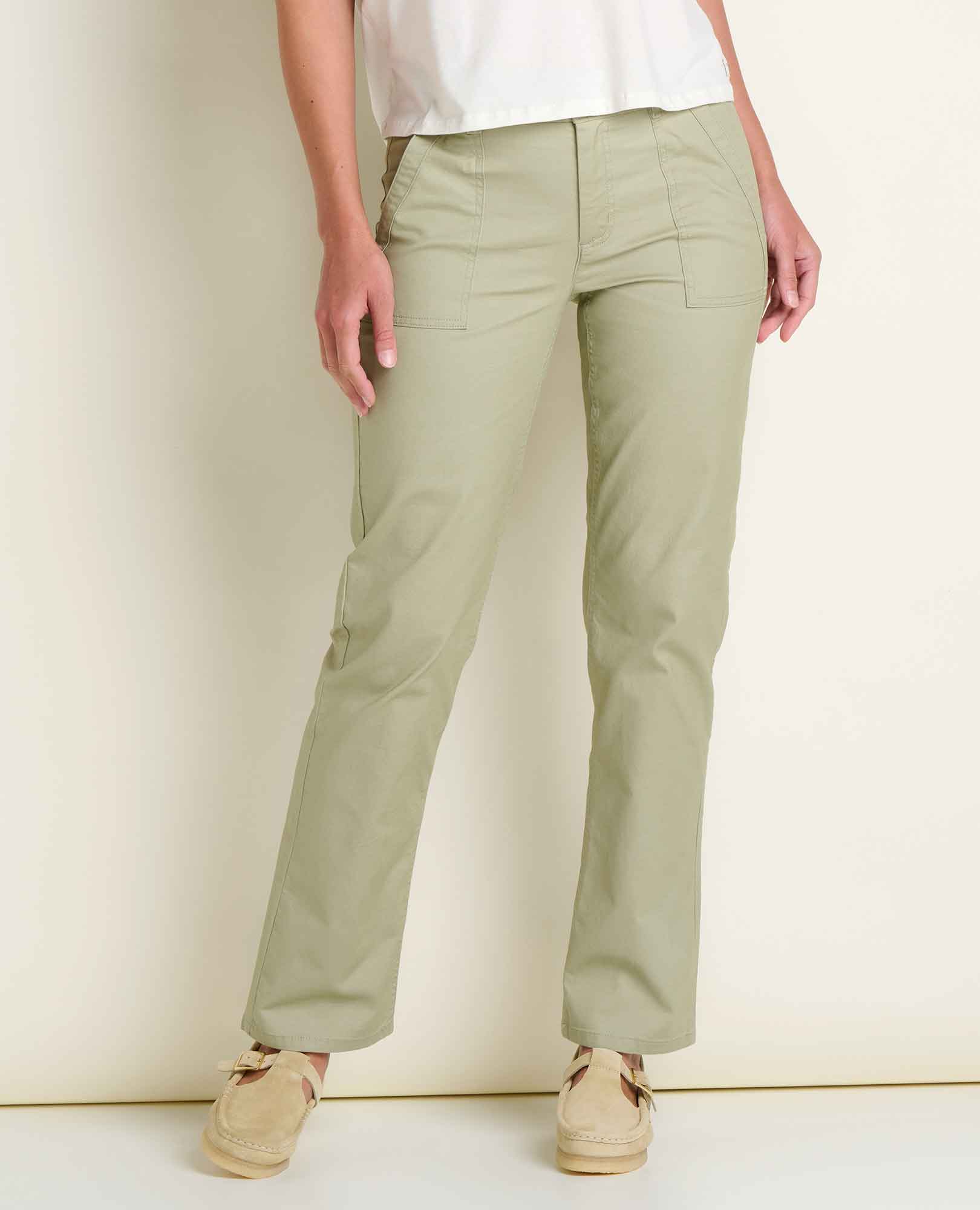 msg:Logan is 5'9 ½" and is wearing a size 6.