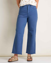 msg:Savanna is 5'9½" and is wearing a size 6.