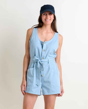 msg:Gina is 5'9" and is wearing a size Small.