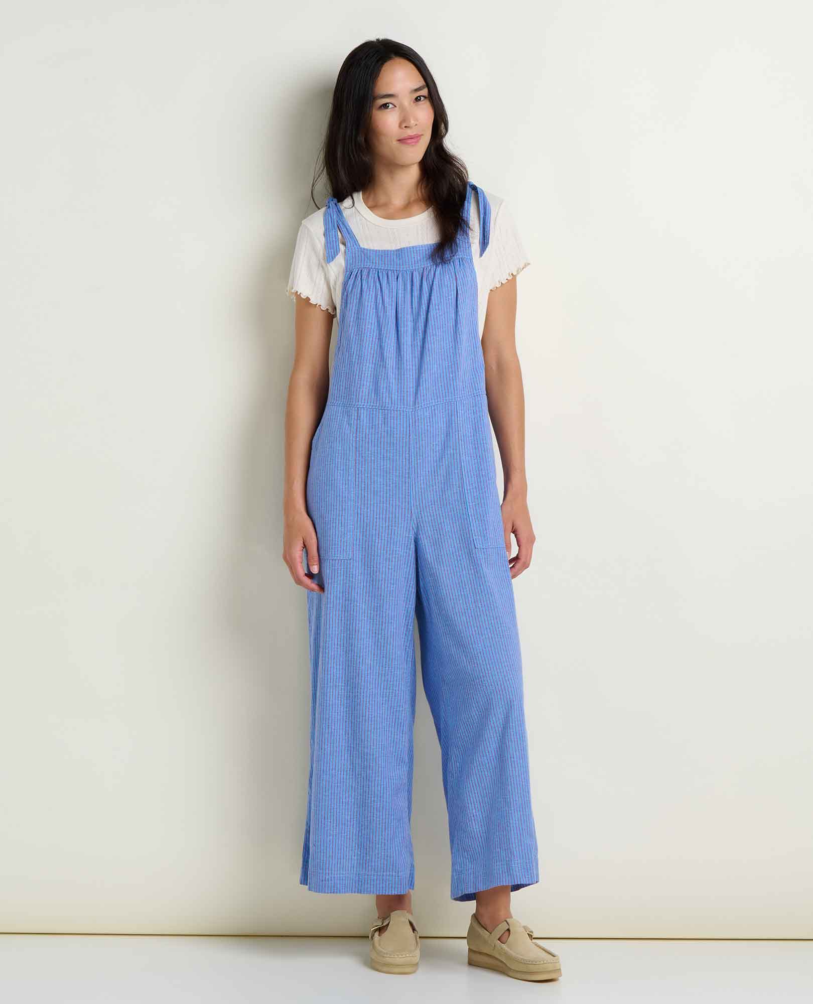 msg:Collette is 5'9 ½" and is wearing a size small.