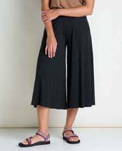 msg:Kayla is 5'9" and is wearing a size small.