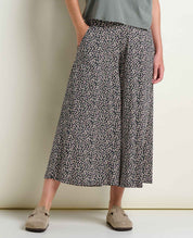 msg:Rayana is 5'9" and is wearing a size small.