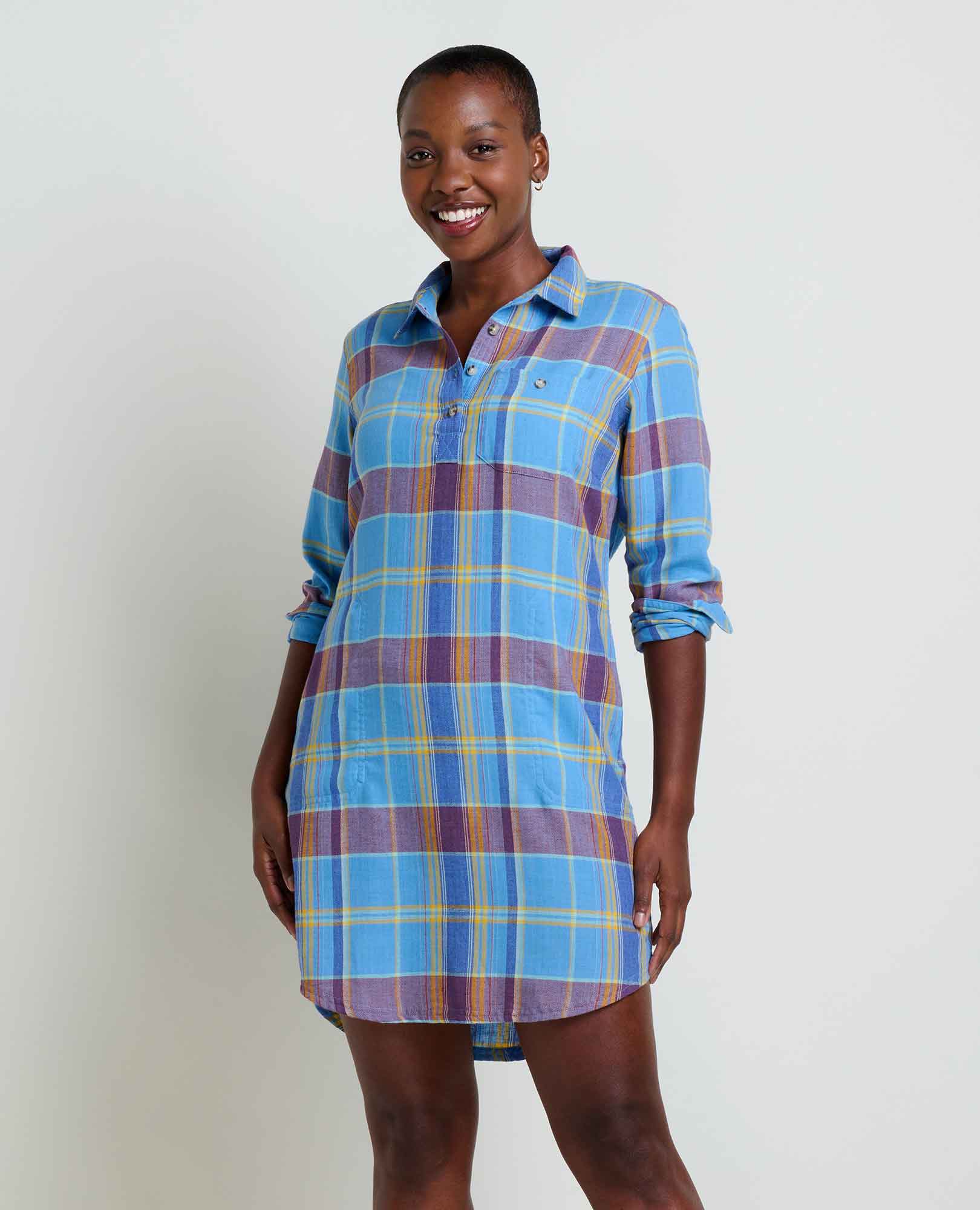 msg:Essence is 5'8" and is wearing a size small.
