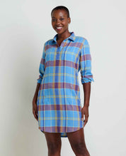 msg:Essence is 5'8" and is wearing a size small.