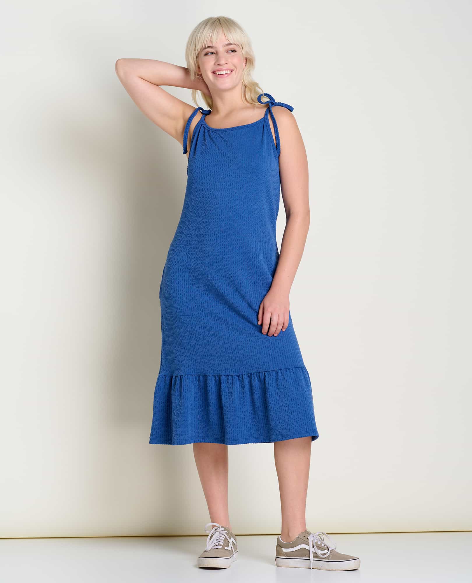 msg: Genevieve is 5'6" and is wearing a size Small