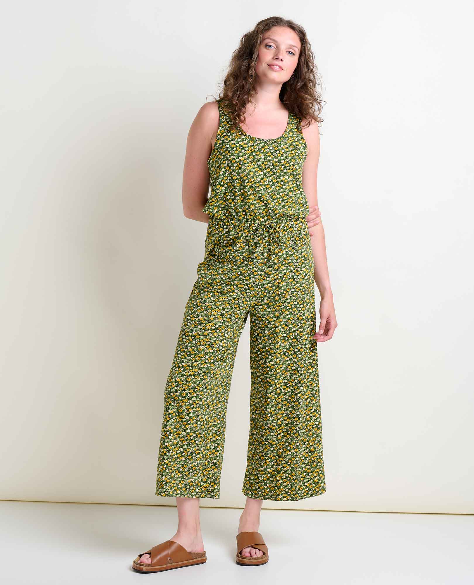 msg:Chloe is 5'10" and is wearing a size Small.