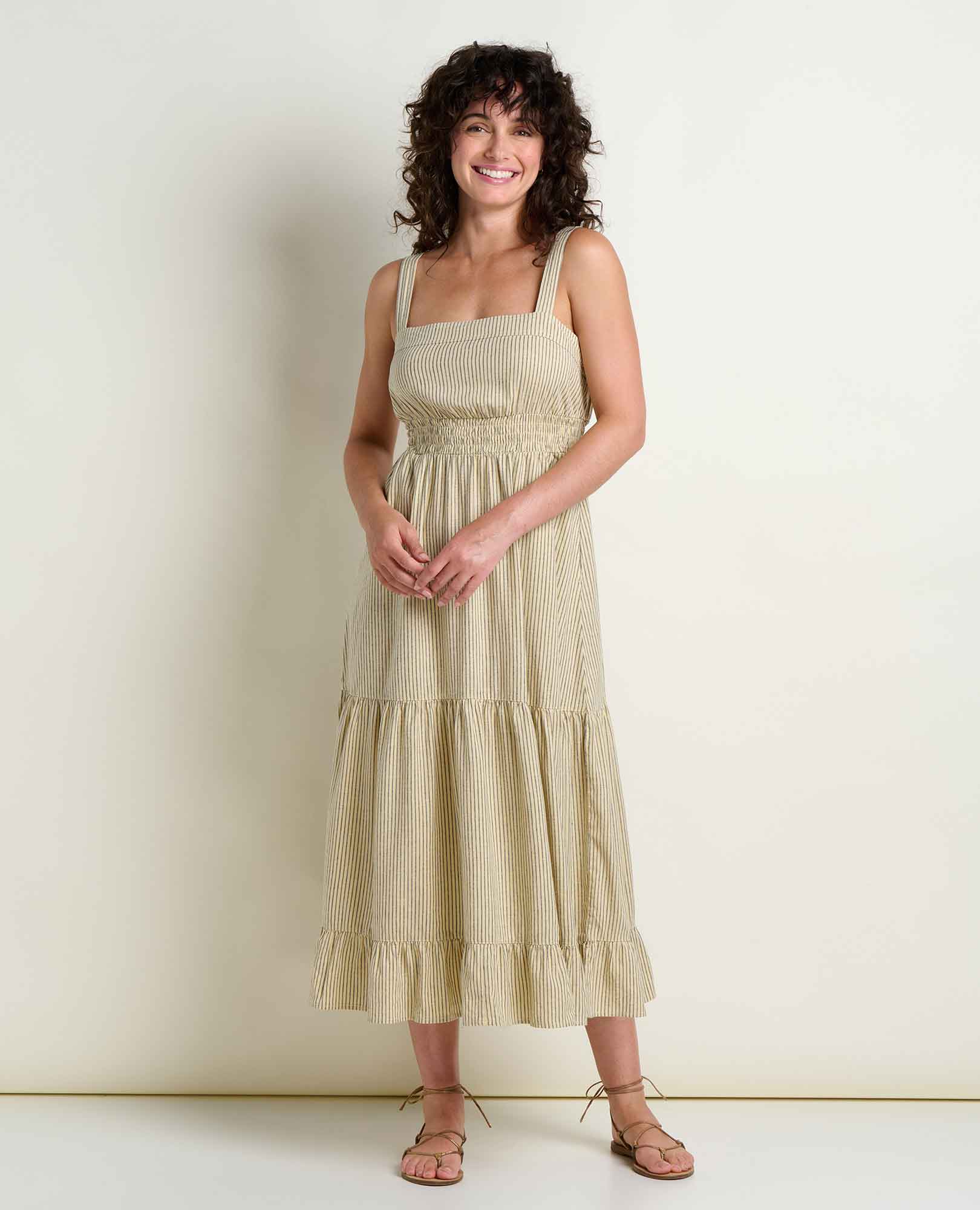 msg:Rayana is 5'9" and is wearing a size small.