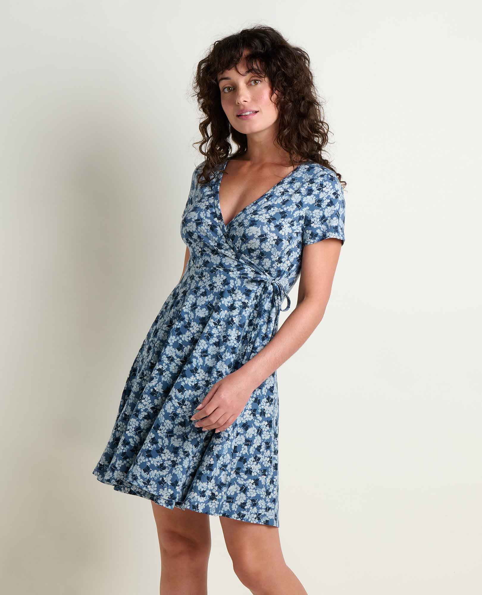 msg:Rayana is 5'9" and is wearing a size small.