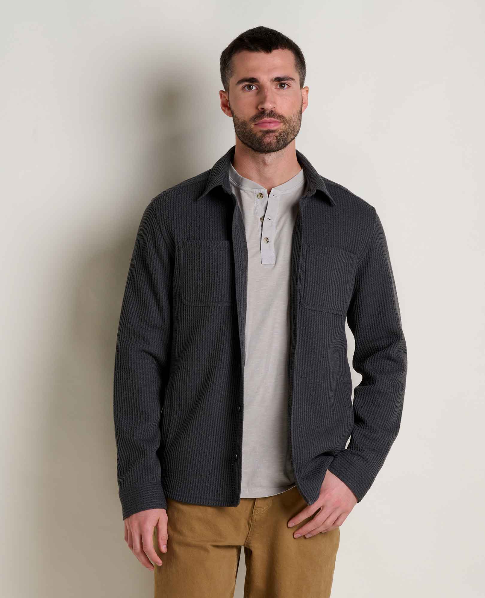 msg:Alessandro is 5'10 ½" and is wearing a size medium.
