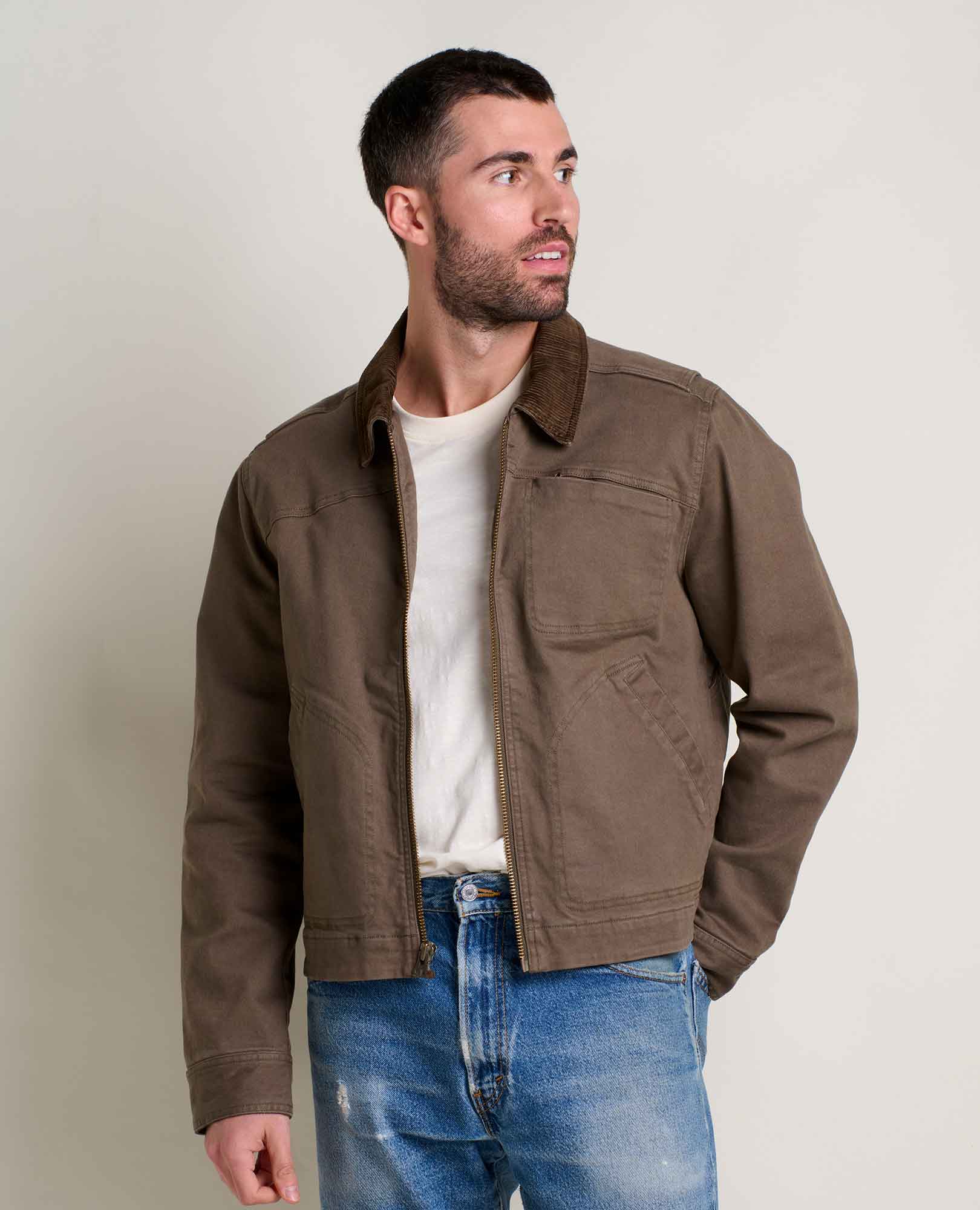 msg:Alessandro is 5'10 ½" and is wearing a size medium.