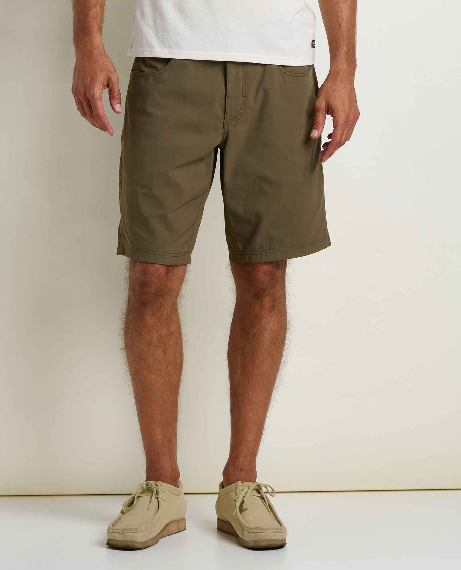 msg:Anderson is 6'2" and is wearing a size 32.
