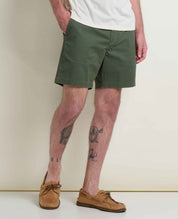 msg:Brandon is 6'1" and is wearing a size 32, 7" inseam.