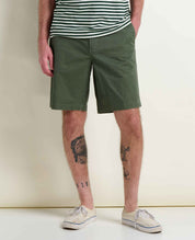 msg:Brandon is 6'1" and is wearing a size 32, 9.5" inseam.