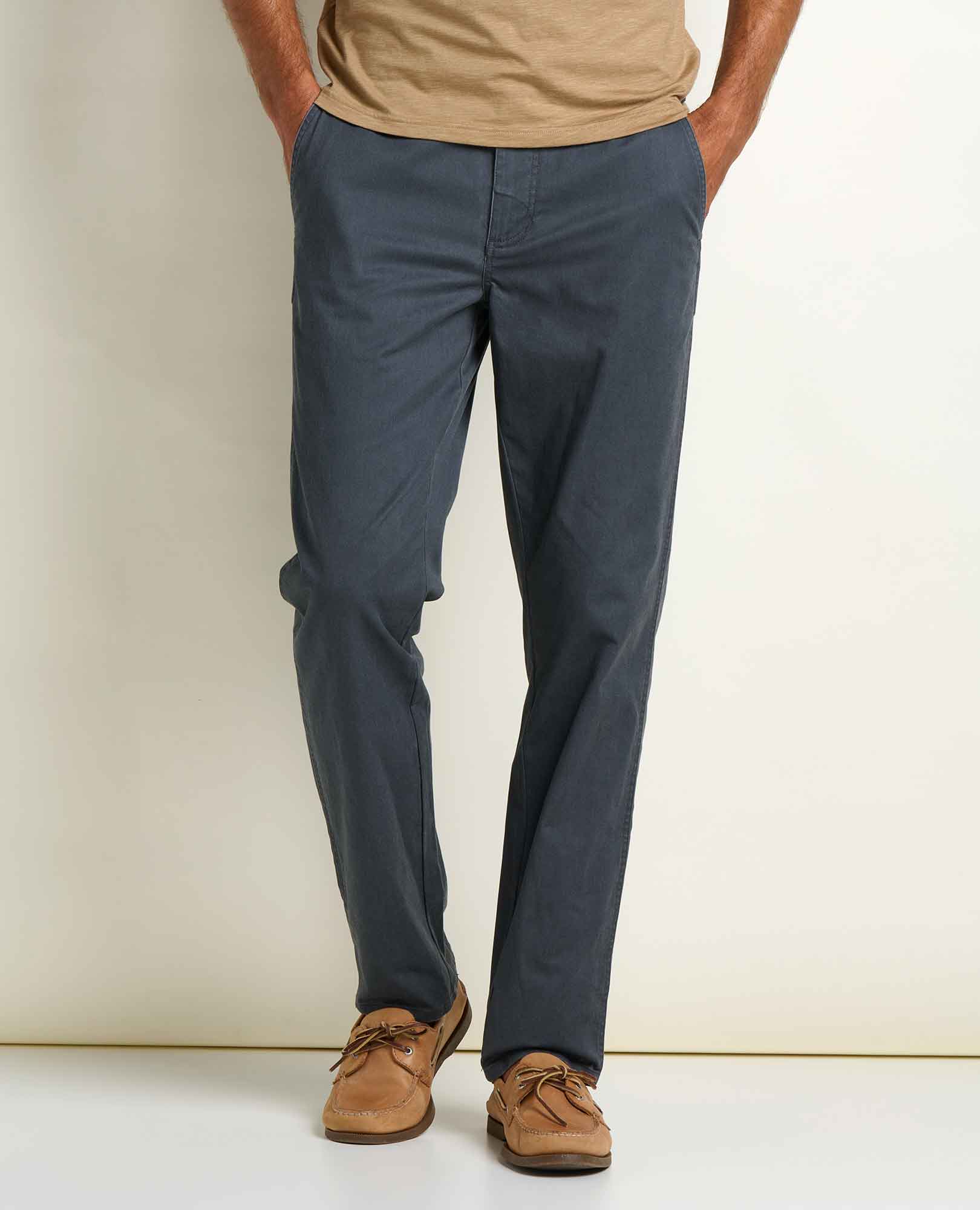 msg:Anderson is 6'2" and is wearing a size 32.