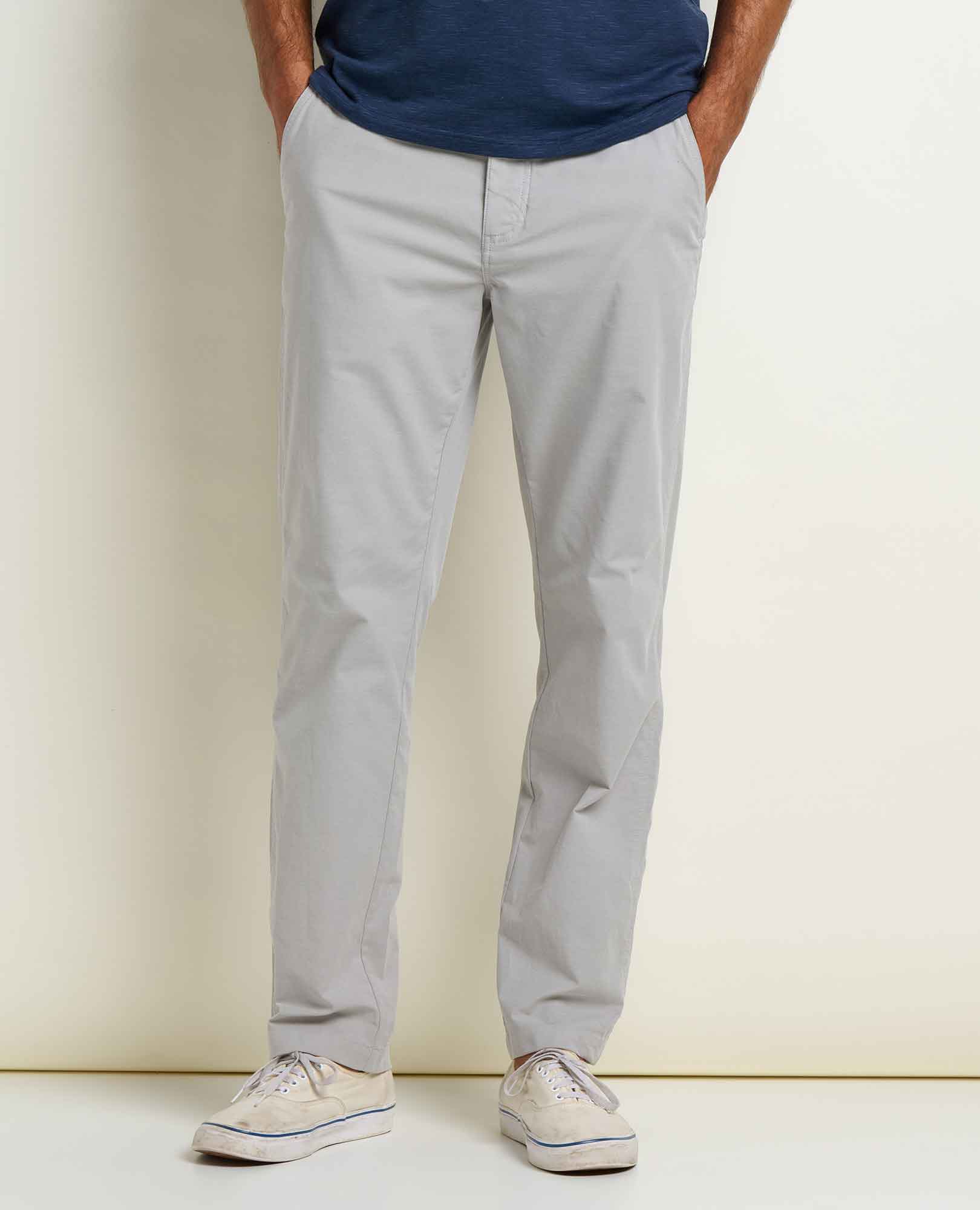 msg:Anderson is 6'2" and is wearing a size 32.