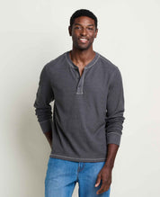 msg:Jamal is 6'2" and is wearing a size medium.