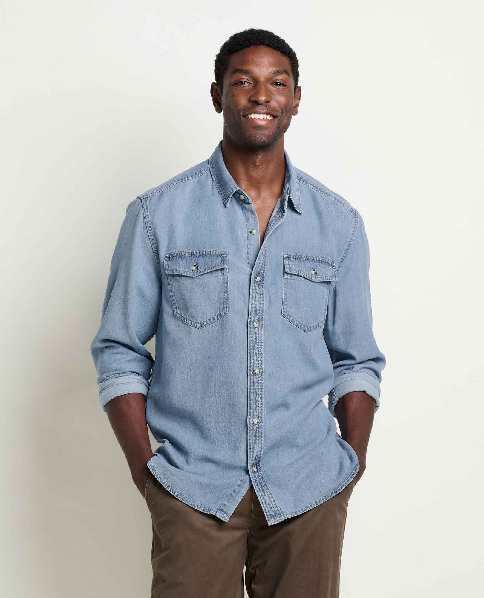 msg:Jamal is 6'2" and is wearing a size medium.