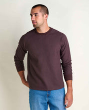 msg:Dale is 6'2" and is wearing a size medium.