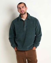 msg:Dale is 6'2" and is wearing a size medium.
