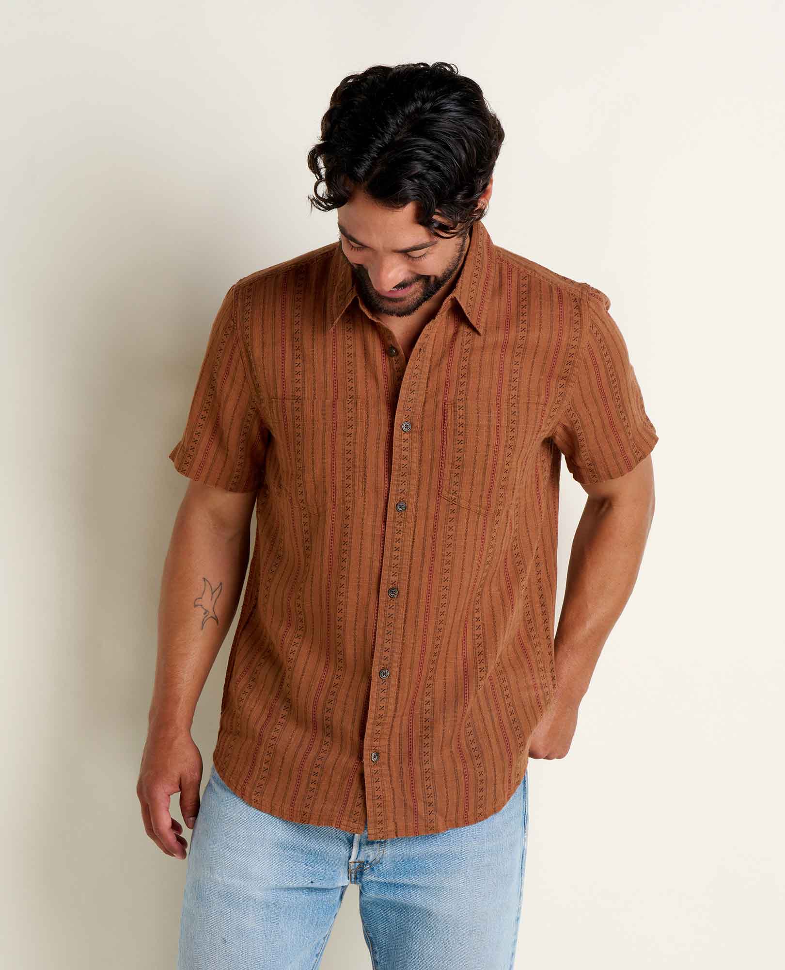msg:Beau is 6'0" and is wearing a size medium.