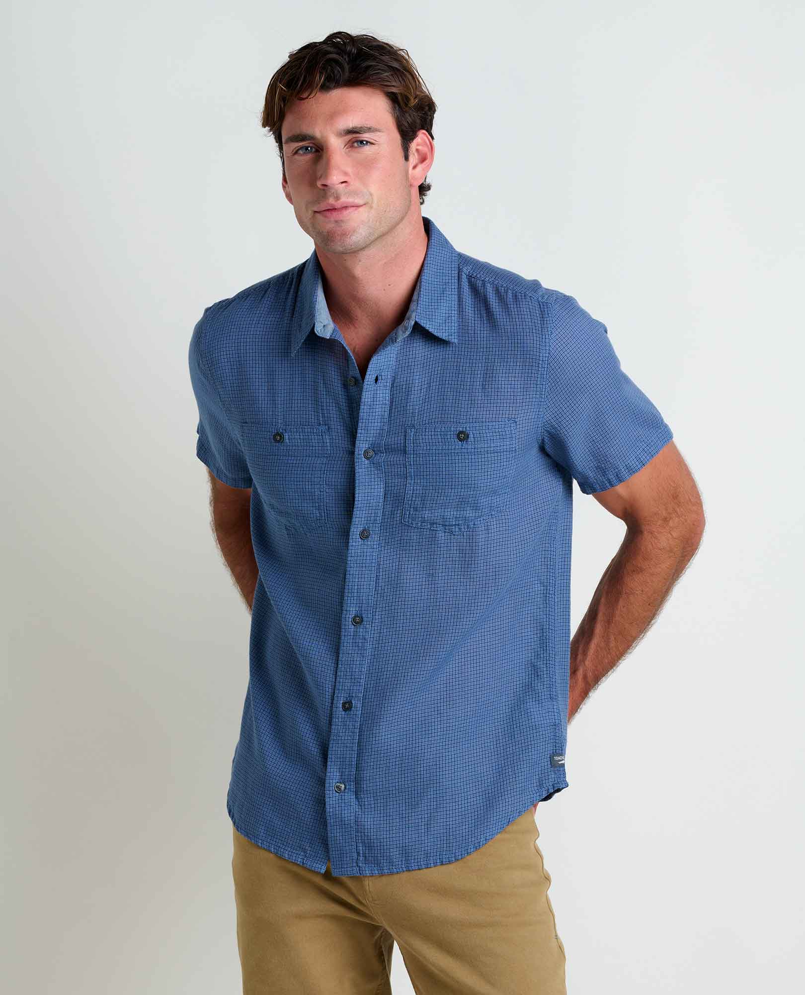 msg:Jacob is 6'1 ½" and is wearing a size medium.