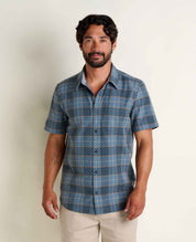 msg:Beau is 6'0" and is wearing a size medium.