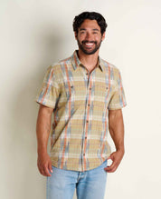 msg:Beau is 6'0" and is wearing a size medium.