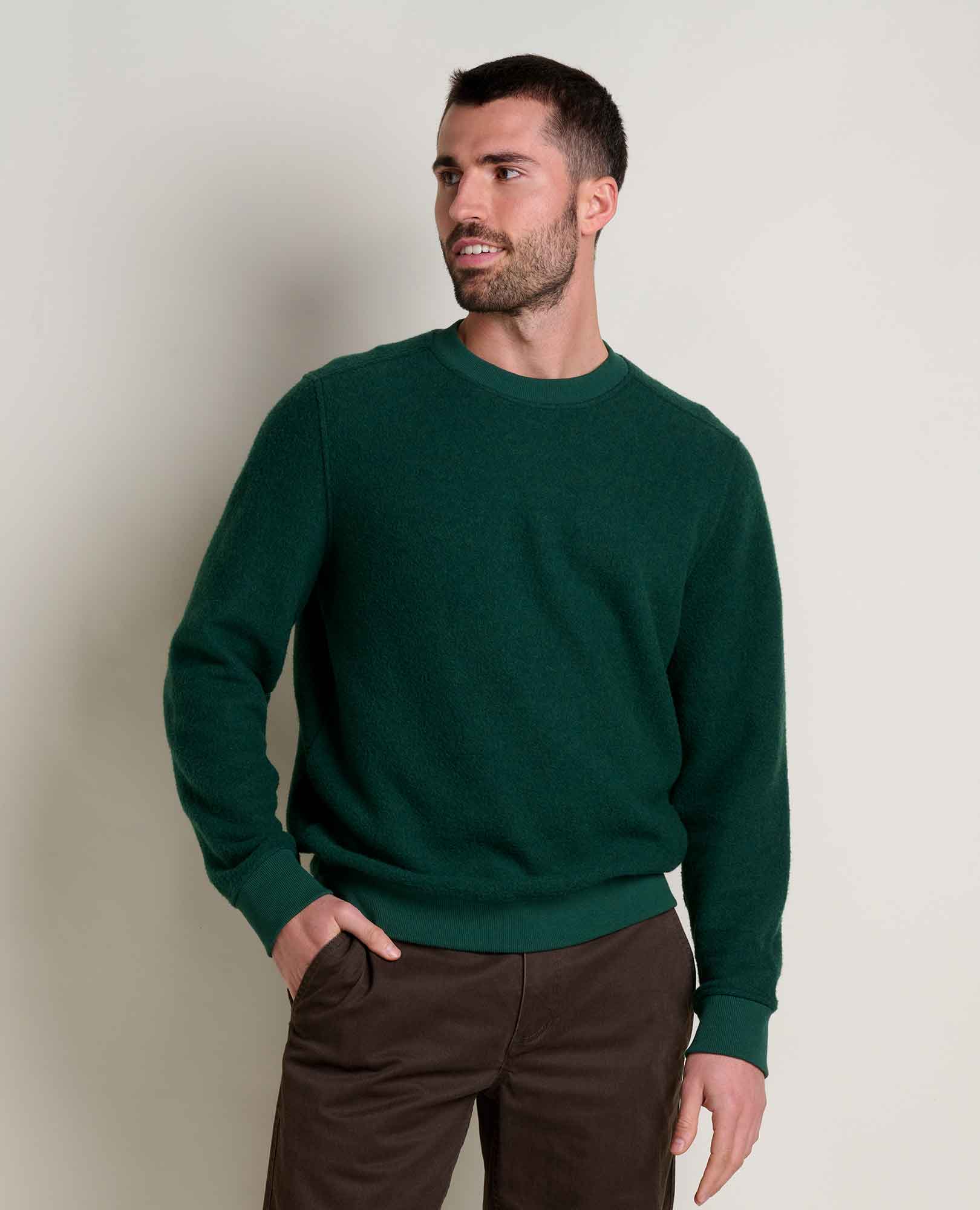 msg:Alessandro is 5'10 ½" and is wearing a size medium.